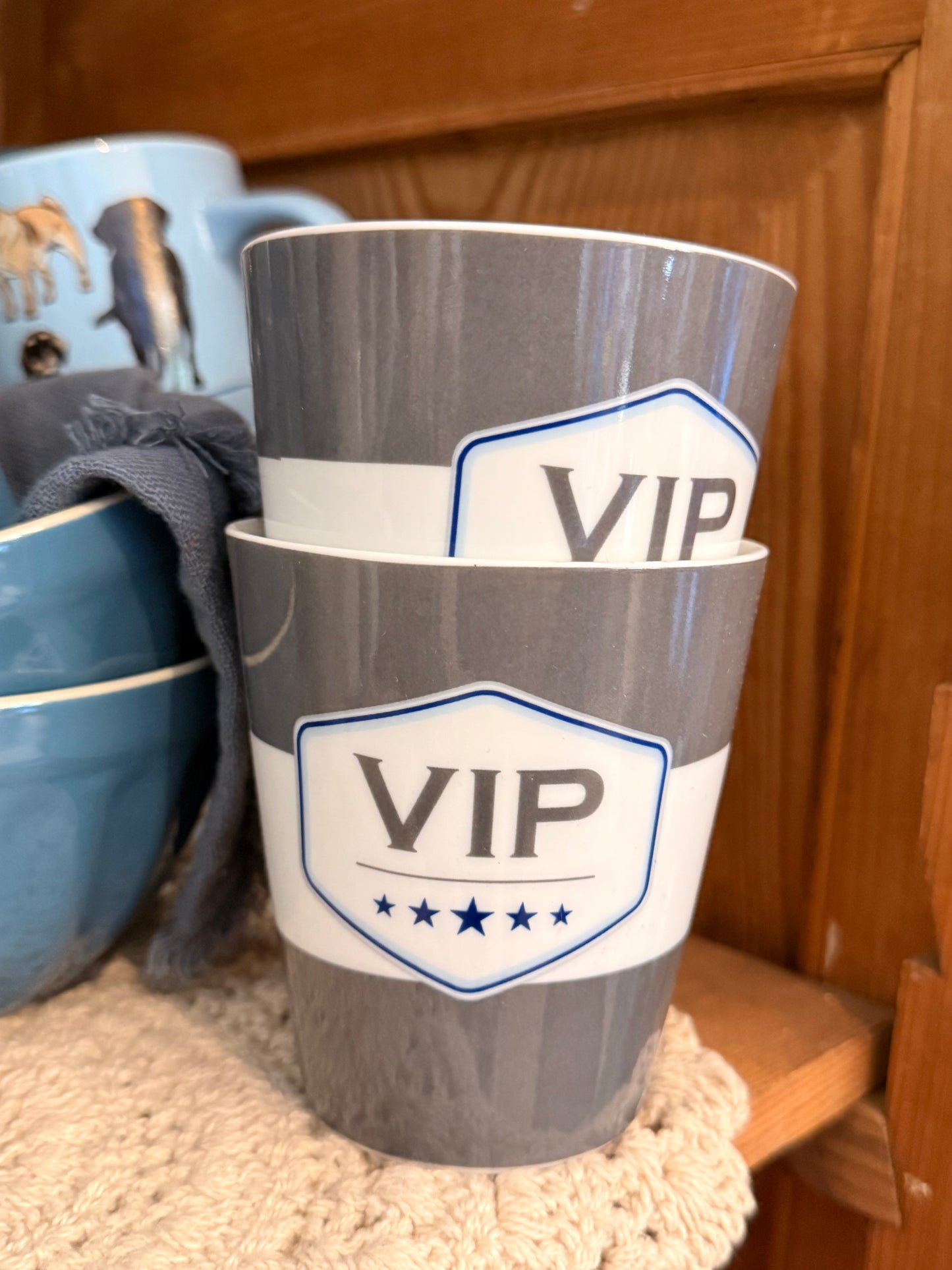 Becher VIP Happy MUG by Krasilnikoff
